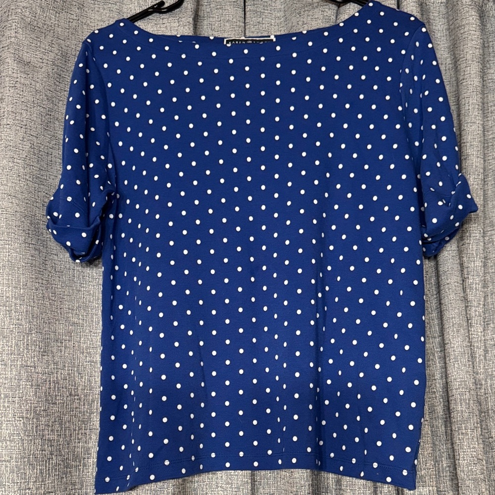 3/$30! 🛍️ Blue Polka Dot Women’s Top by Karen Scott